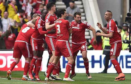 西的比赛时, 他不是曼联