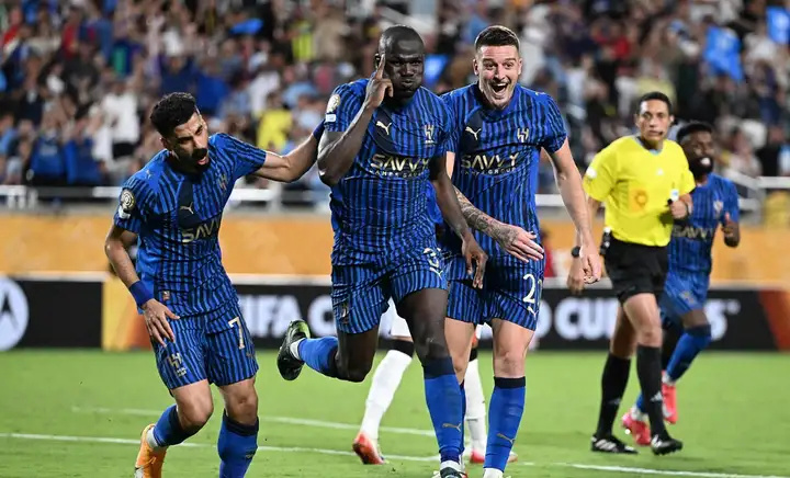 与此同时他, https