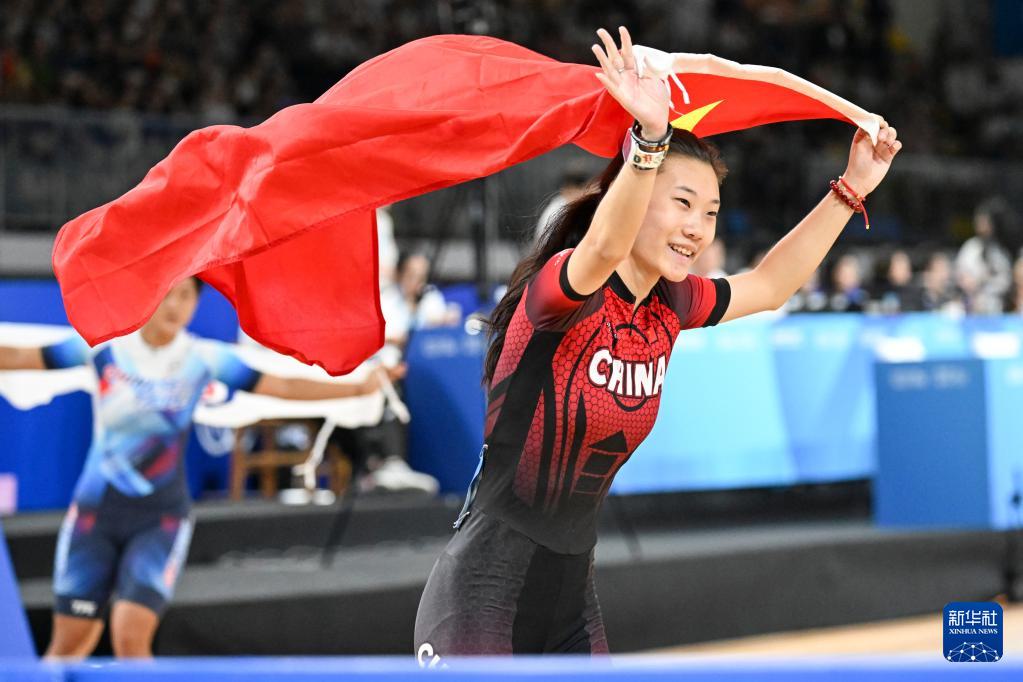 entit, entit, 过桩决赛中