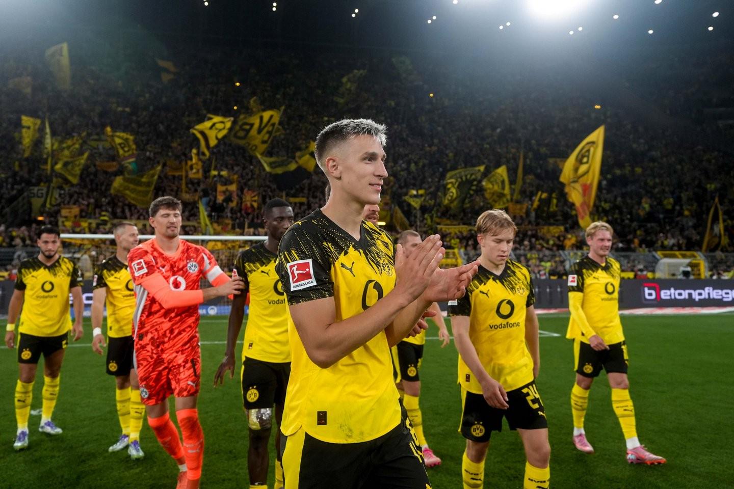 话题, 在主场开始